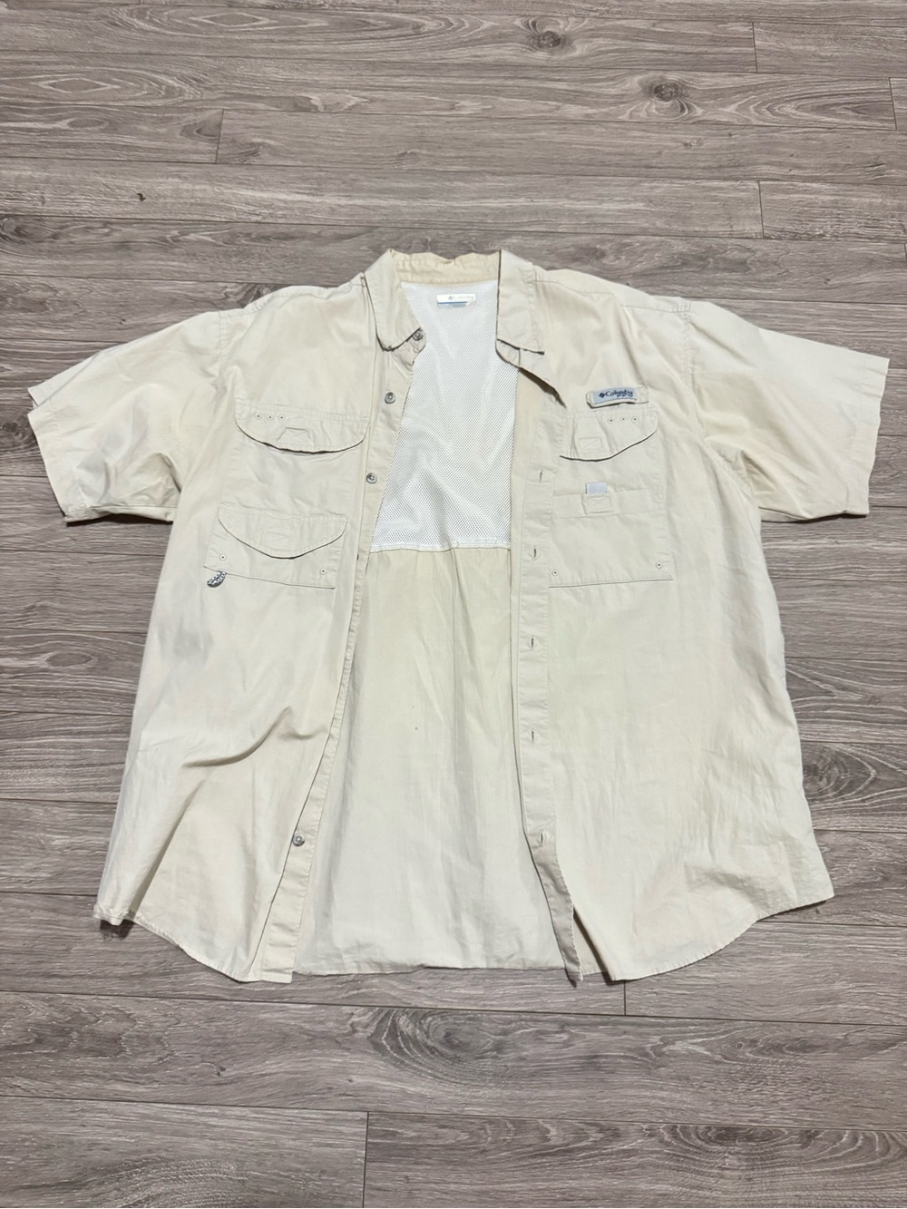 Columbia Men's Short-Sleeve Button-Down Fishing Shirts in Cream & Navy
